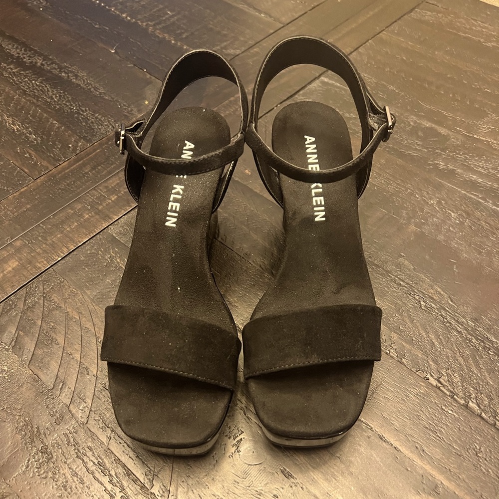 Anne Klein wedge shoe, only worn once.